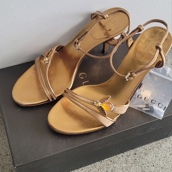 Vintage Authentic Gucci Gold/Bronze Strappy High Heels with Bee, Sz 6½B - Picture 5 of 6